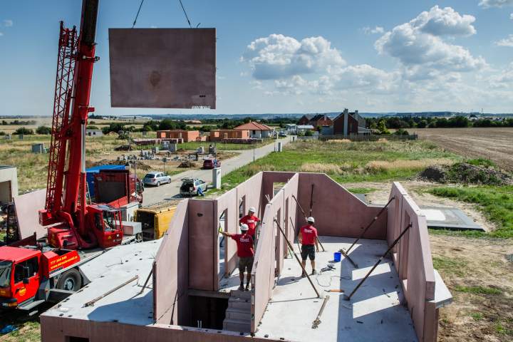 Montovaná hrubá stavba - ideální základ pro stavbu domu svépomocí