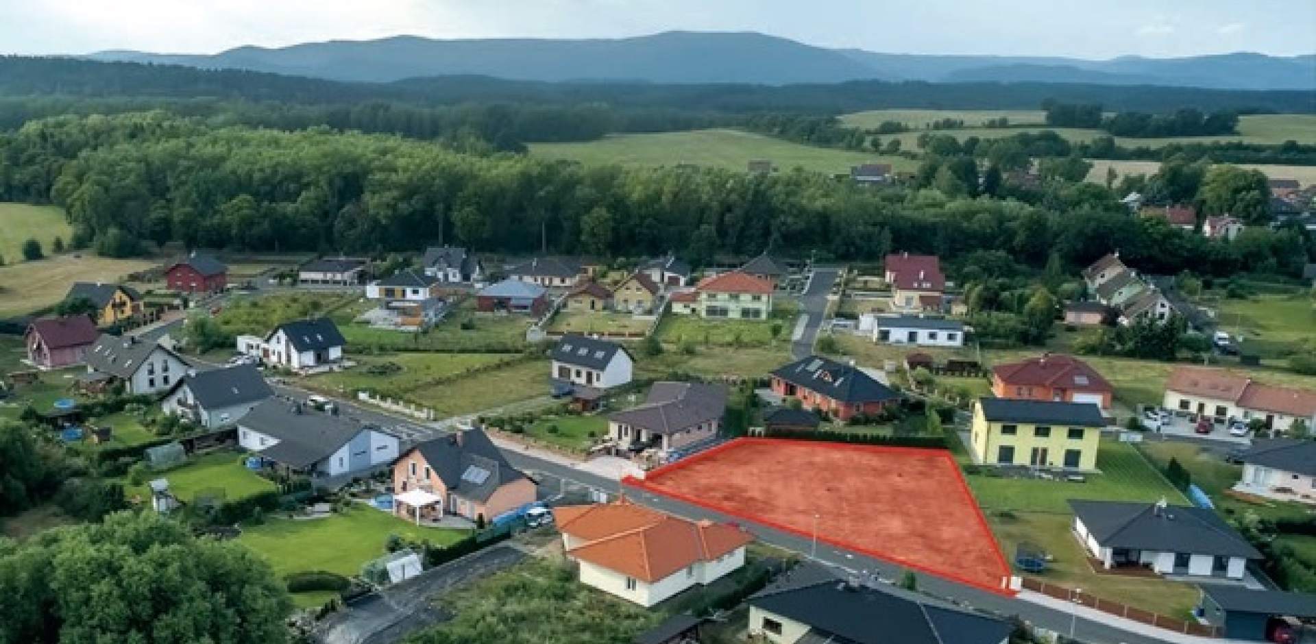 Stavební pozemek: Jak vybrat ten pravý pro váš budoucí dům