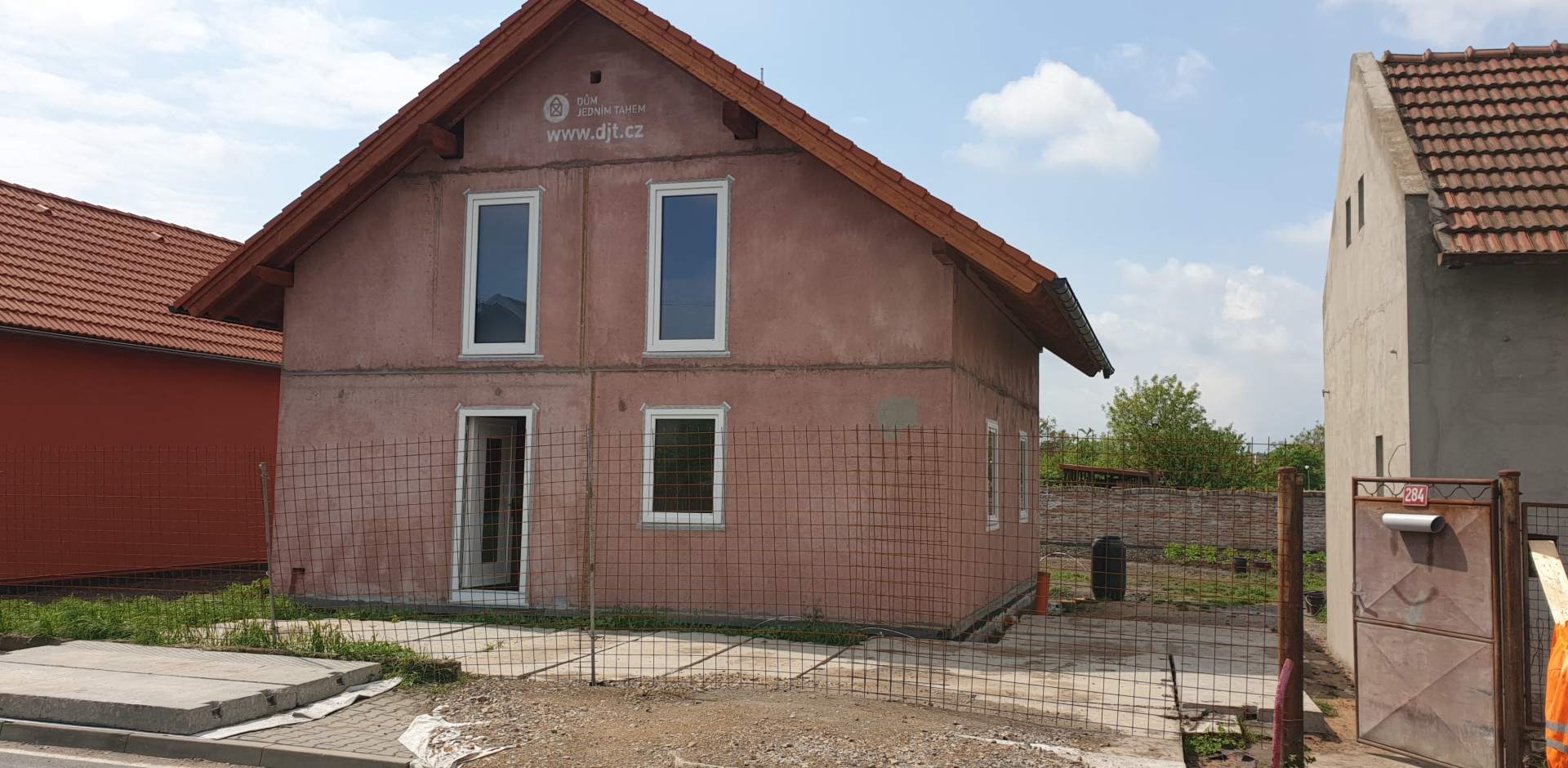 p. Harapes  - Dům k dokončení Athéna