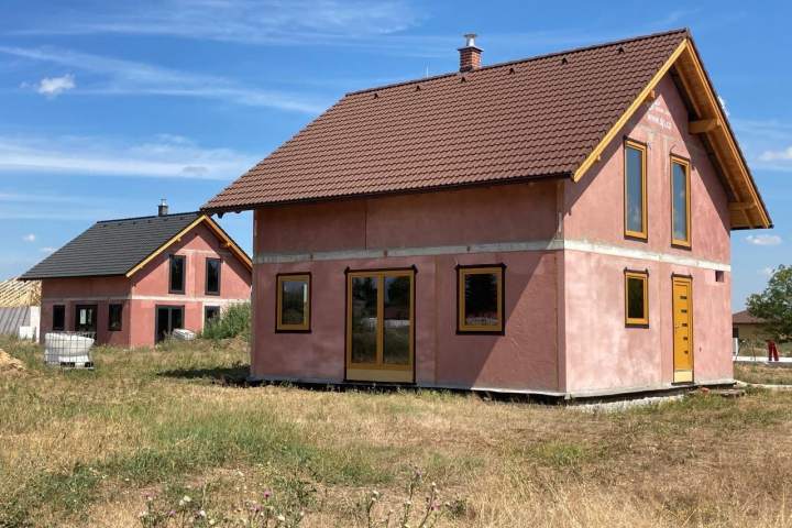 Dva domy Artemis k dokončení na Chomutovsku